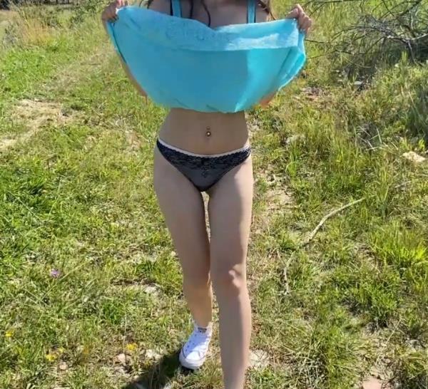 Tinna Angel  - Petite Babe Plays In Nature And Gets A Risky Creampie Pee Squirt  (FullHD)