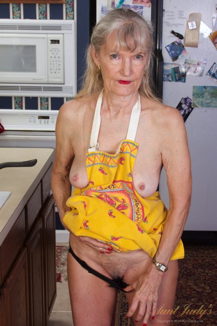 Diane Gets Sexy in the Kitchen - 188 Photos - Jul 06, 2021 