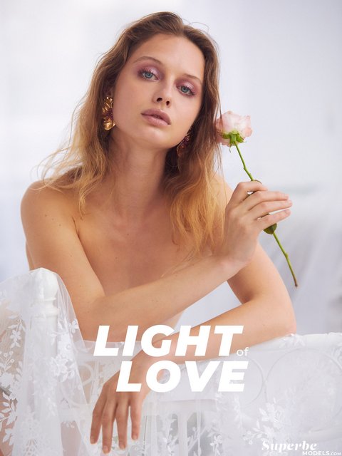 Amelie Lou aka Clarice Light Of Love 103 pics 137 MB - Nov 03, 2021