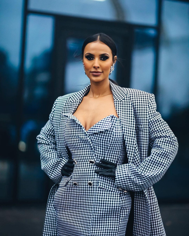 [Image: FMppwa-HWUAMJ1-YF.jpg]