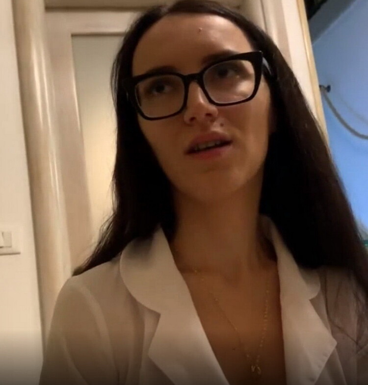 [Modelhub] - horny69rabbits - Nurse with Big Tits was Fucked after Mixing up Regular Pills with Viagra.wanking in Medical Gloves (2021 / FullHD 1080p)