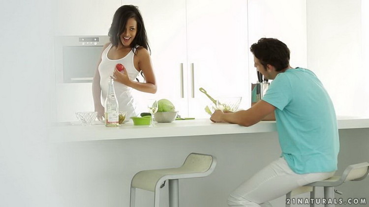 [21Naturals/21Sextury] - Layla Sin - Joyful Life (2021 / FullHD 1080p)