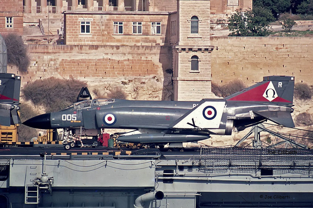 F-4-K-Phantom-of-the-Royal-Navy-s-892-Sq