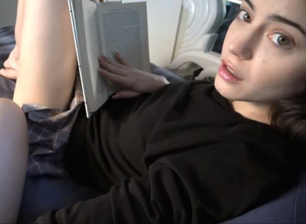 Kylie Quinn  - Sex With Bookworm StepSis  (FullHD)